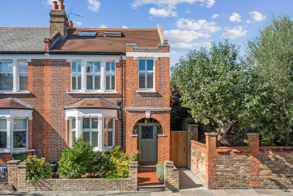 Martindale, SW14